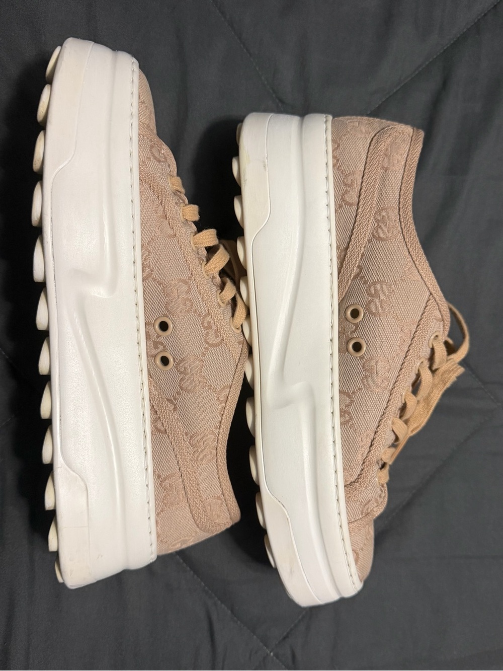 Gucci Beige Pink GG Canvas Low-Top Sneakers - Picture 6 of 10